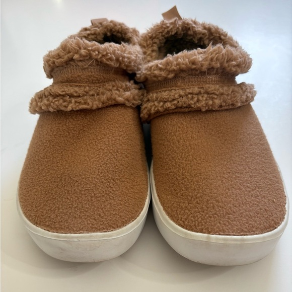Oofos Oocoozie Chocolate Slipper Shoes **Missing size tag** Fits like a 6 - Picture 2 of 7